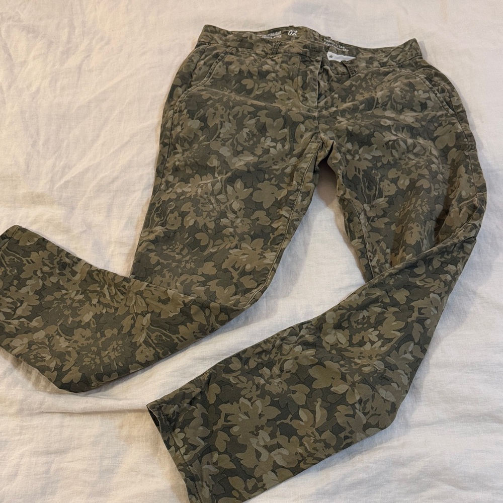 "Khakis by GAP" floral camouflage pants, soft cotton twill